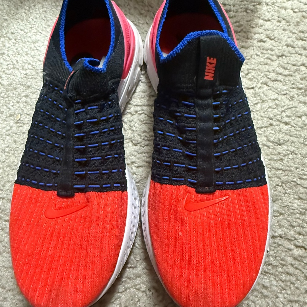 Nike Dynamic Red and Black Athletic Shoes